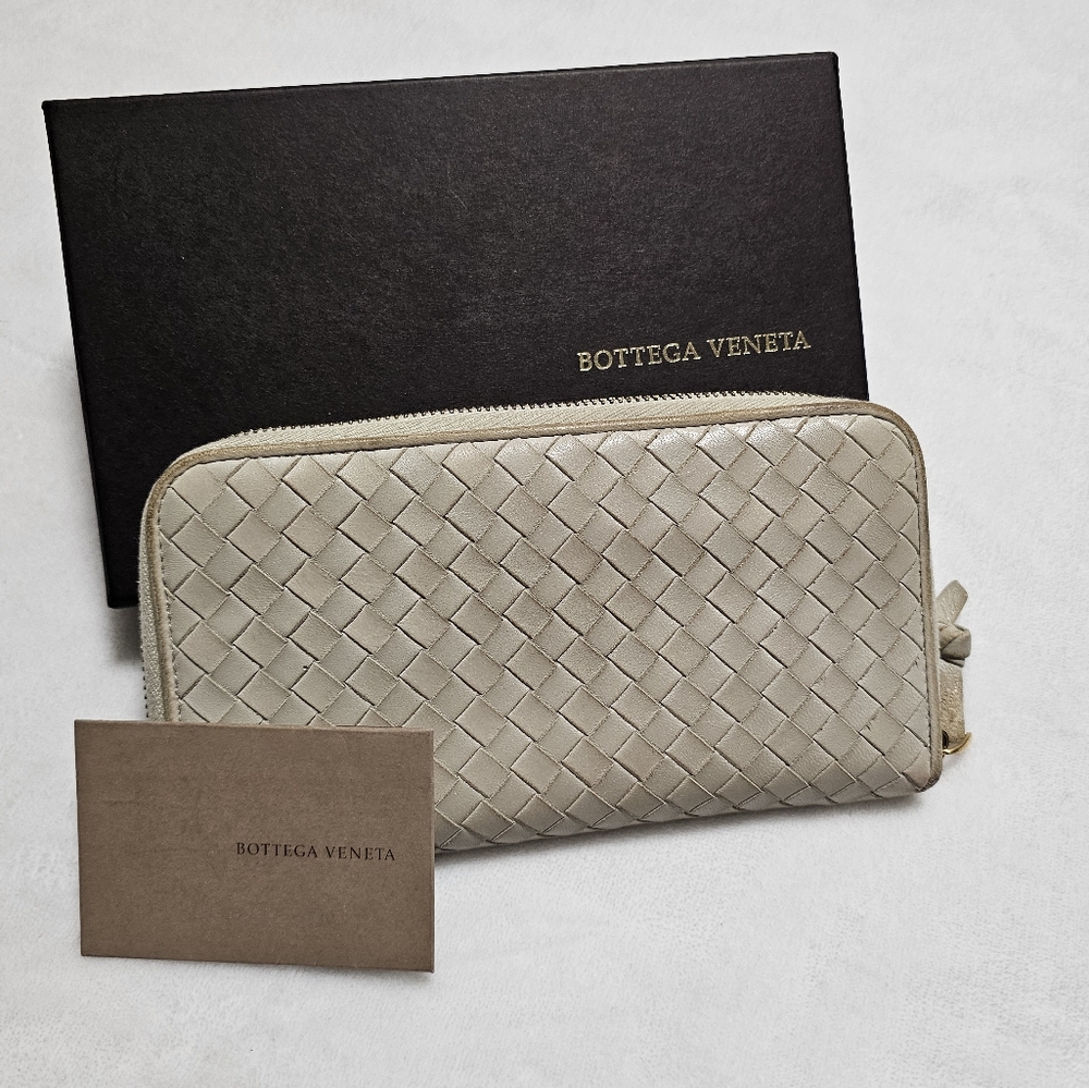 🔥🔥BOTTEGA VENETA ZIPPY WALLET W/BOX